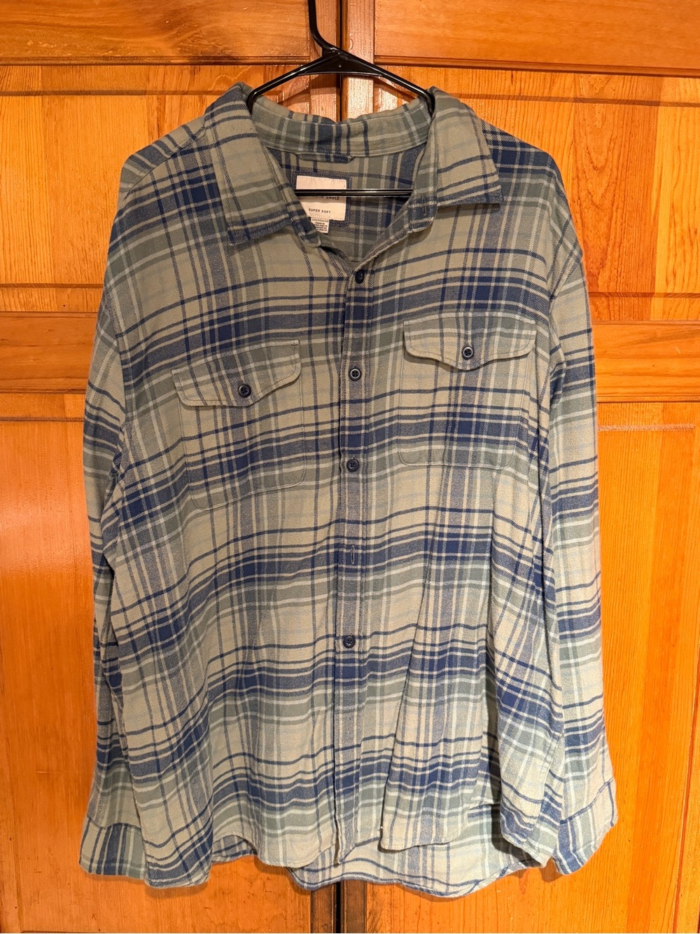 American Eagle Outfitters Green and Blue Super Soft Flannel